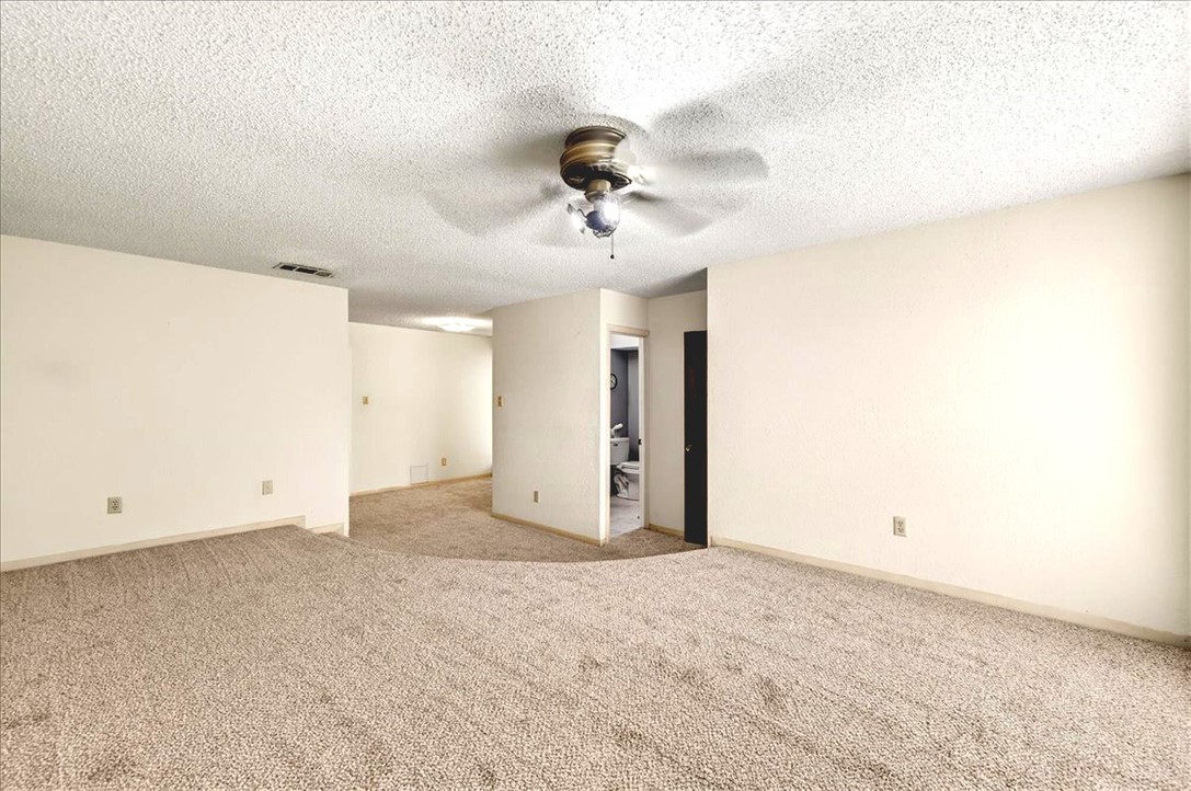 5314 Ridgewood Court Corpus Christi, TX 78413 - Photo 17 of 32 Primary Bedroom