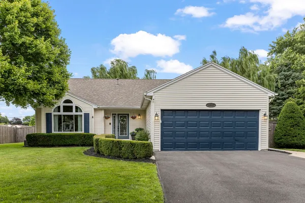 $390,000 | 2317 Gray Hawk Drive, Plainfield, IL 60586