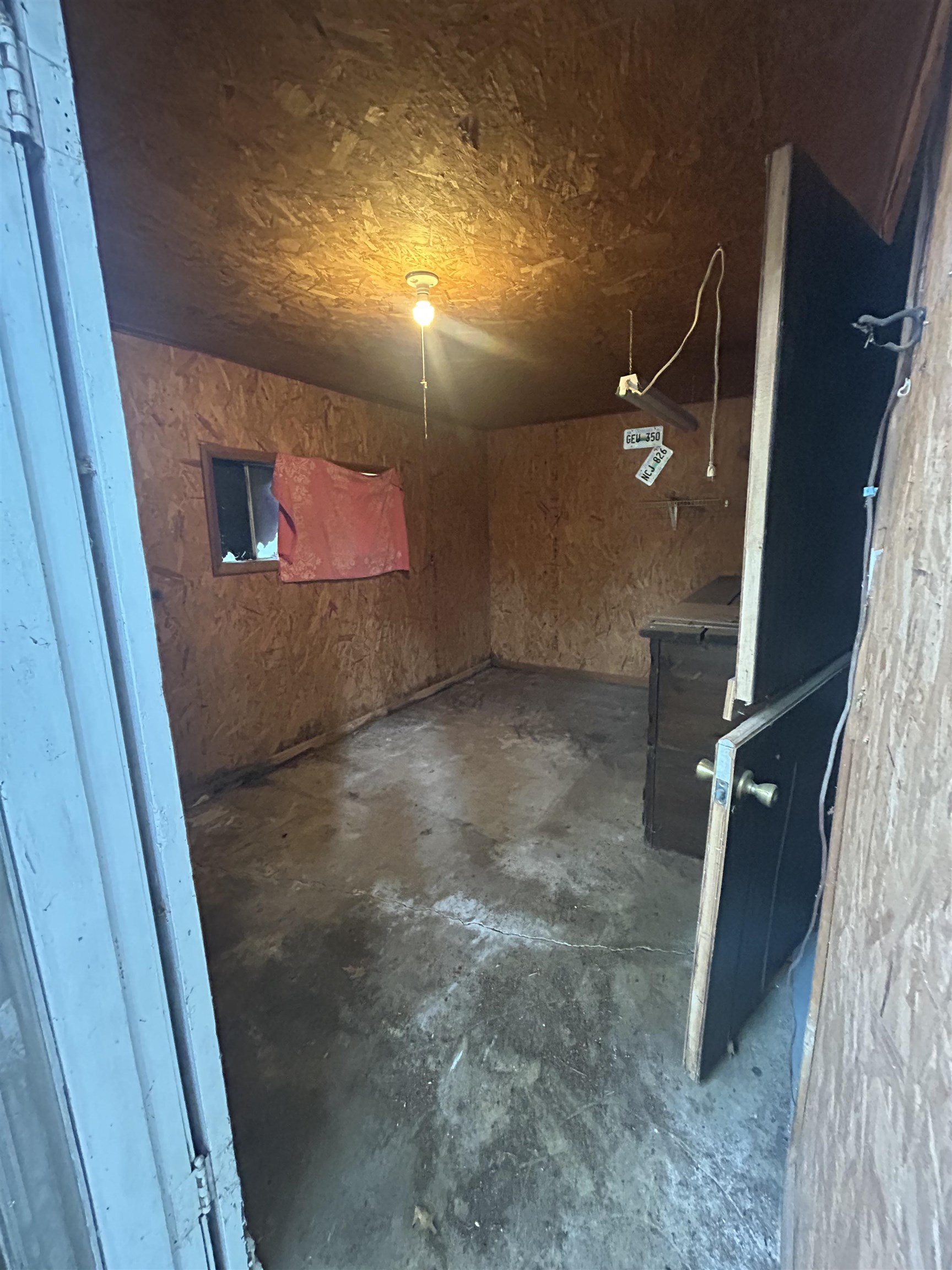 4631 Sea Isle Road Memphis, TN 38117 - Photo 28 of 28 View of garage