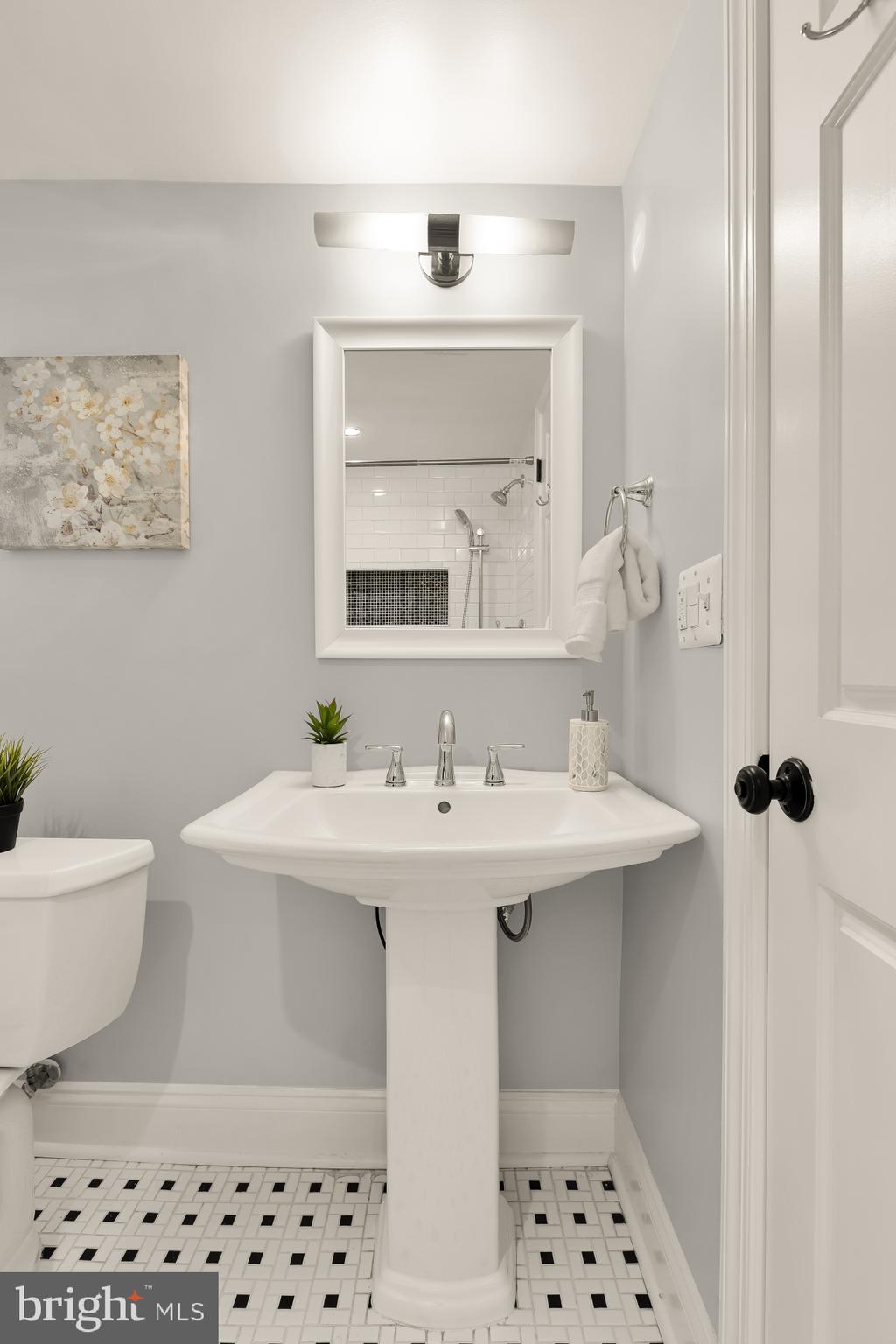 216 12th Street Southeast Washington, DC 20003 - Photo 26 of 36