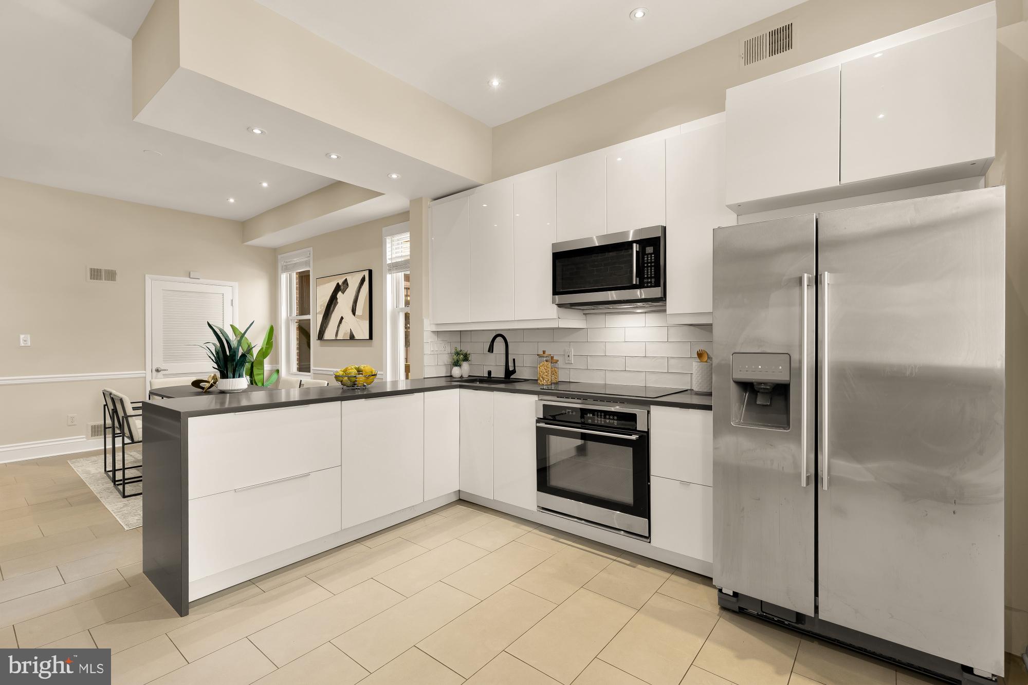 216 12th Street Southeast Washington, DC 20003 - Photo 5 of 36