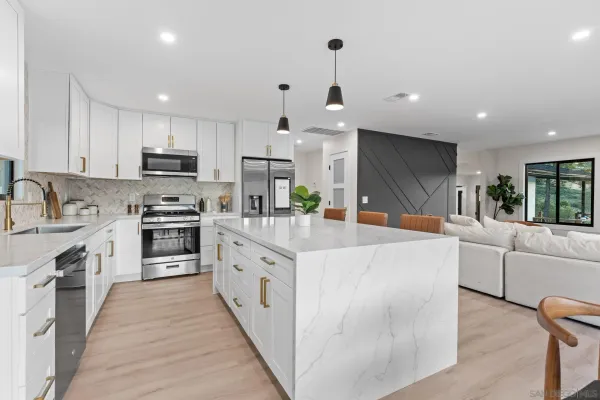 $1,099,900 | 634 Silverbrook Drive, El Cajon, CA 92019