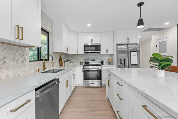 $1,099,900 | 634 Silverbrook Drive, El Cajon, CA 92019