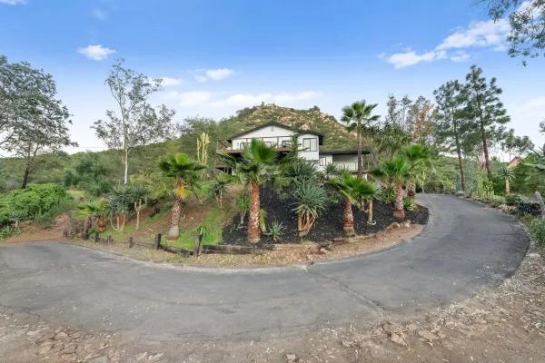 $1,099,900 | 634 Silverbrook Drive, El Cajon, CA 92019