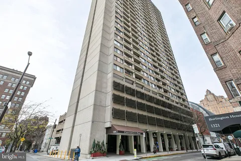 $800,000 | 1326 Spruce Street, Unit 3002-3004, Philadelphia, PA 19107