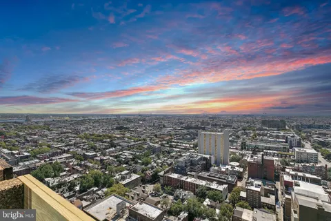 $800,000 | 1326 Spruce Street, Unit 3002-3004, Philadelphia, PA 19107