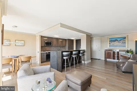 $800,000 | 1326 Spruce Street, Unit 3002-3004, Philadelphia, PA 19107