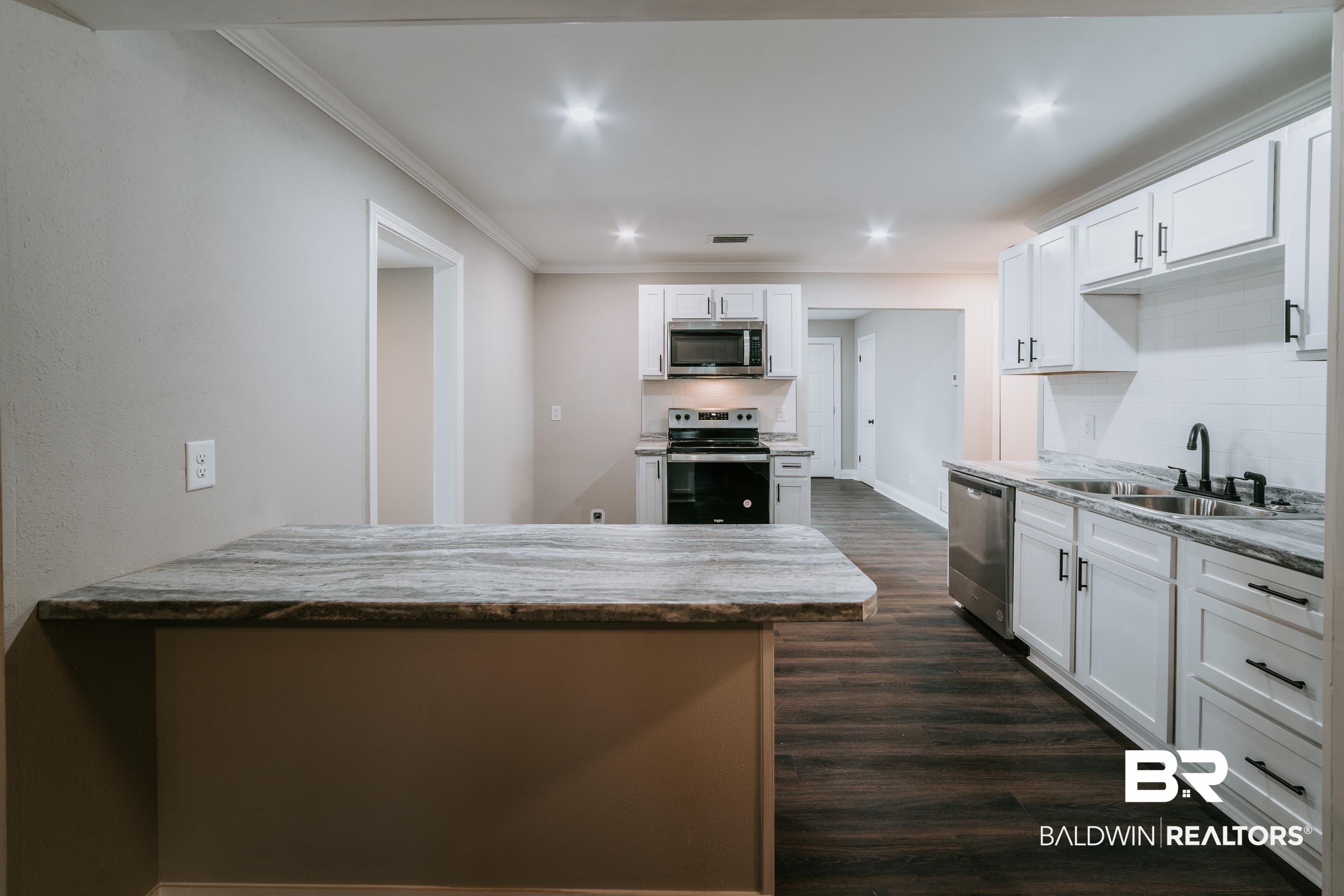 1508 Phillips Lane Mobile, AL 36618 - Photo 15 of 44