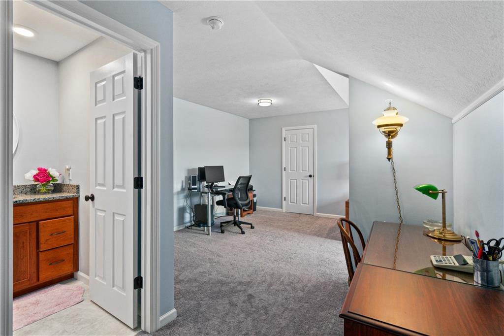 502 Stonecliff Lane Butler, PA 16001 - Photo 22 of 33 2nd floor guest suite