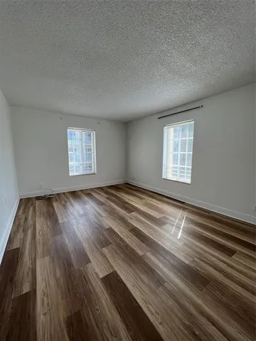 $1,900 | 5221 Geneva Court, Unit 208, Doral, FL 33166