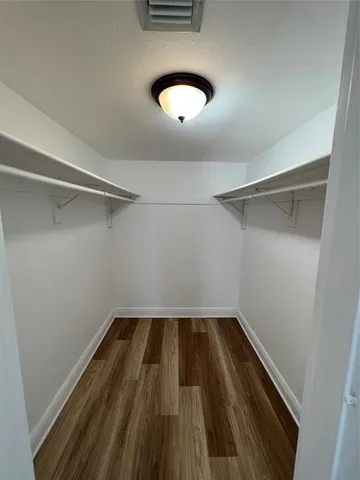 $1,900 | 5221 Geneva Court, Unit 208, Doral, FL 33166