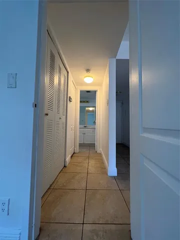 $1,900 | 5221 Geneva Court, Unit 208, Doral, FL 33166