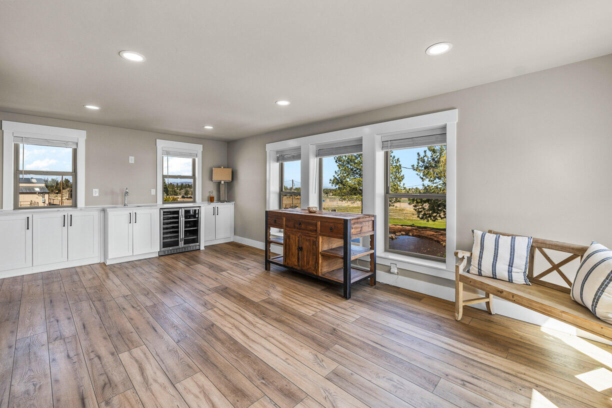 24166 Dodds Road Bend, OR 97701 - Photo 26 of 62