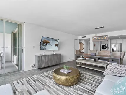 $1,695,000 | 400 South Pointe Drive, Unit 1102, Miami Beach, FL 33139