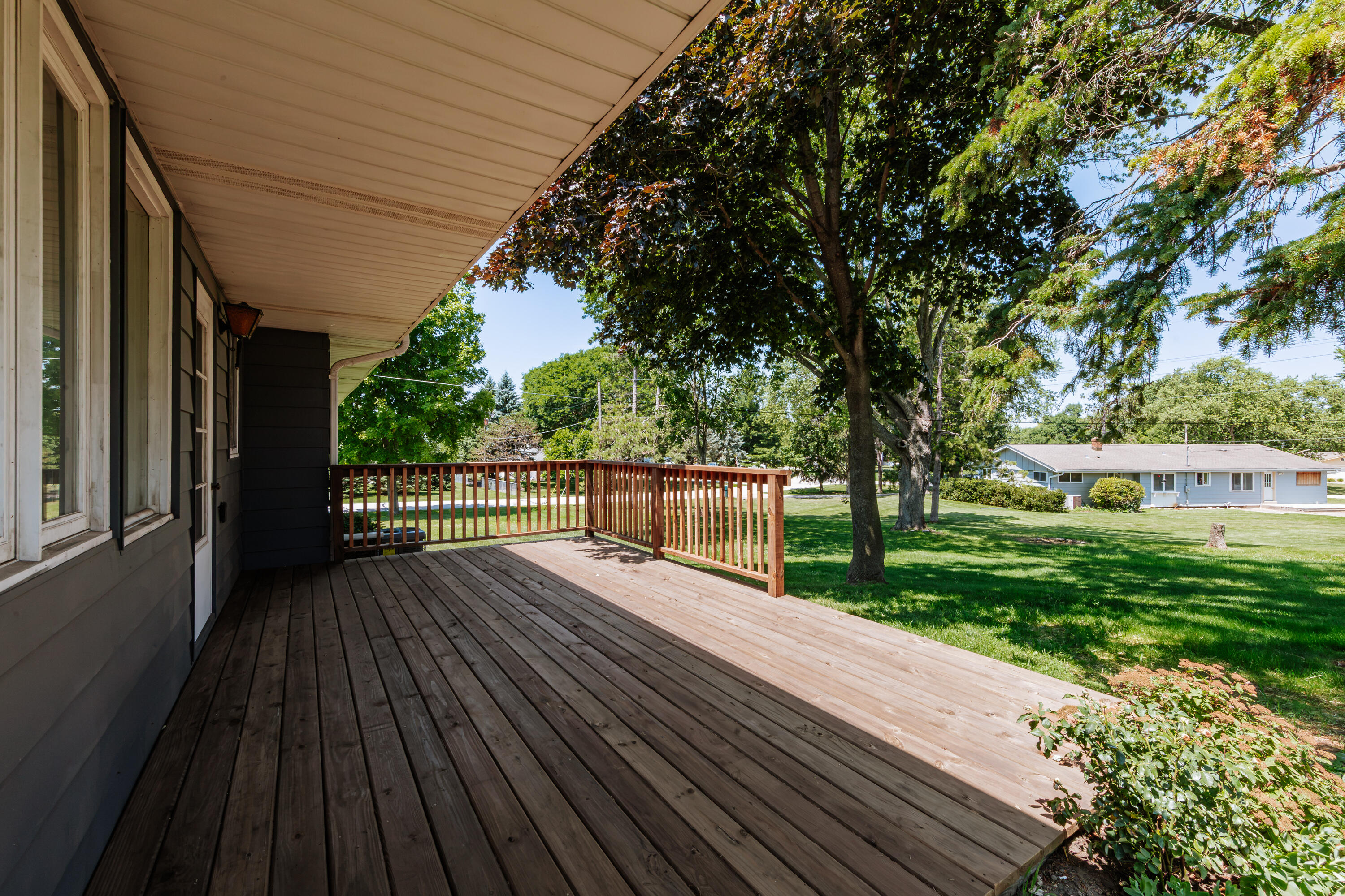 21670 West Glengarry Road New Berlin, WI 53146 - Photo 5 of 50 Newer Deck Boards
