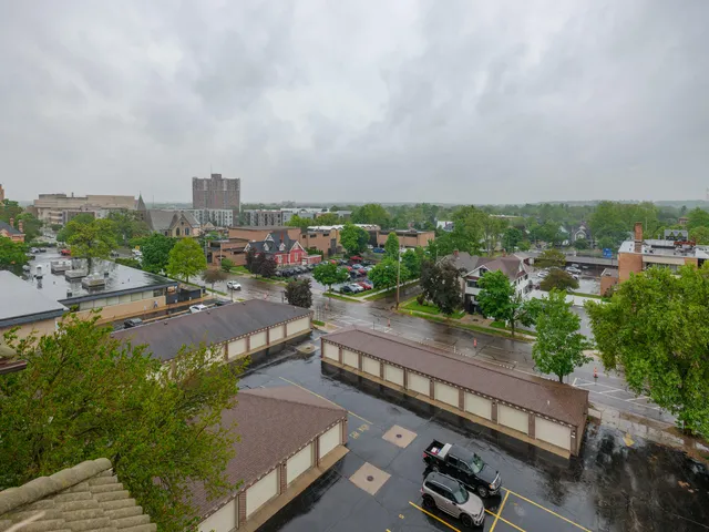 $249,900 | 471 West South Street, Unit 207, Kalamazoo, MI 49007