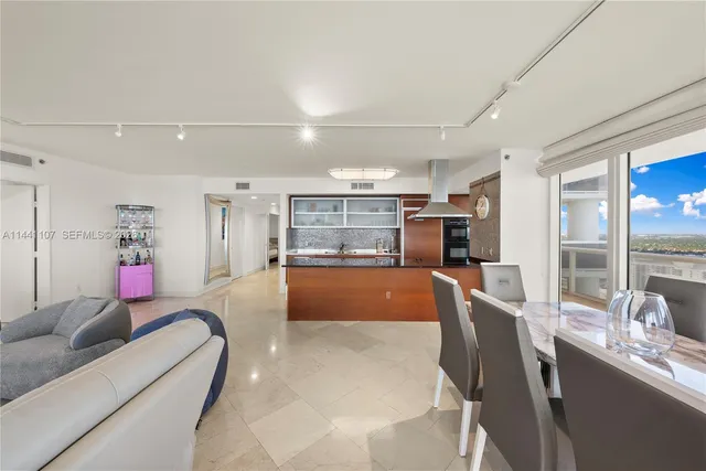 $1,999,000 | 1850 South Ocean Drive, Unit 3301, Hallandale Beach, FL 33009