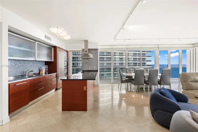 $1,999,000 | 1850 South Ocean Drive, Unit 3301, Hallandale Beach, FL 33009