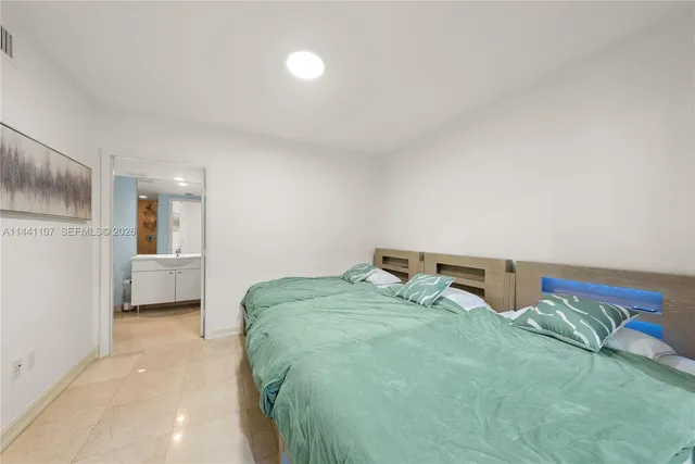 $1,999,000 | 1850 South Ocean Drive, Unit 3301, Hallandale Beach, FL 33009