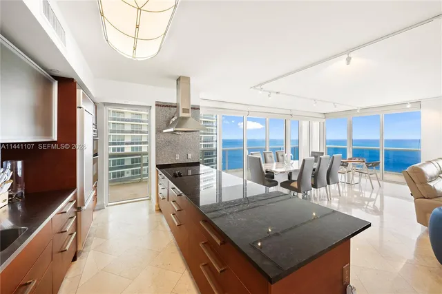 $1,999,000 | 1850 South Ocean Drive, Unit 3301, Hallandale Beach, FL 33009