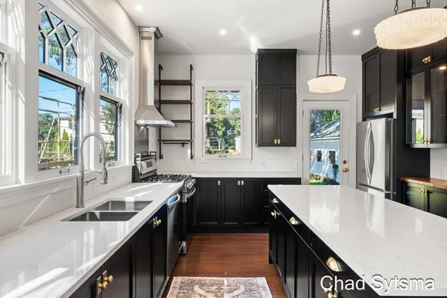 $930,000 | 643 Madison Avenue Southeast, Grand Rapids, MI 49503