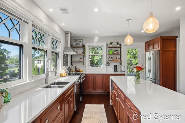 $930,000 | 643 Madison Avenue Southeast, Grand Rapids, MI 49503