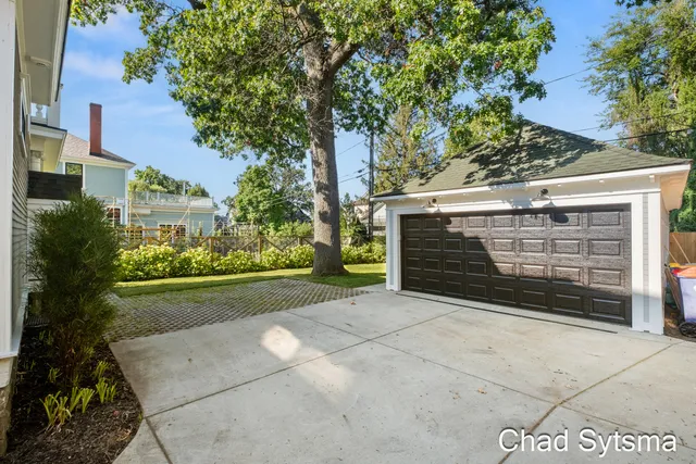 $930,000 | 643 Madison Avenue Southeast, Grand Rapids, MI 49503