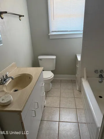 $900 | 3518 Southward Drive, Unit 3, Gulfport, MS 39501