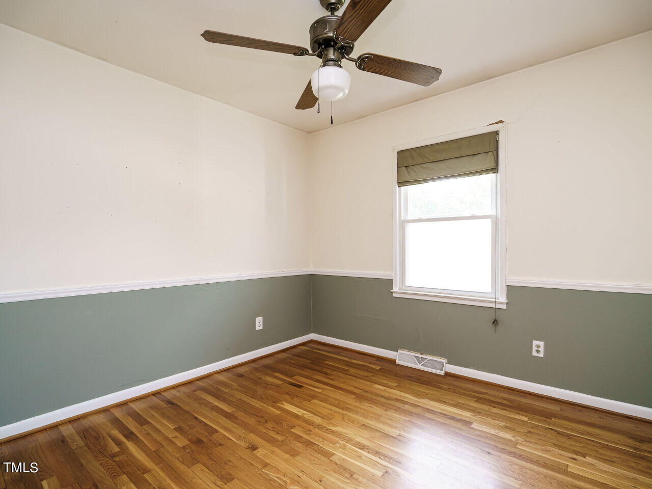 1505 Sedwick Road Durham, NC 27713 - Photo 26 of 30 026-1280x960-bedroom