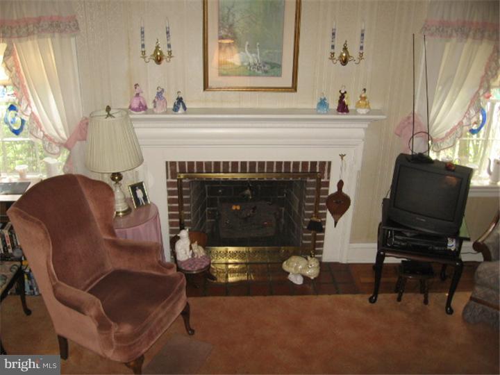 114 Fairview Road Springfield, PA 19064 - Photo 5 of 10