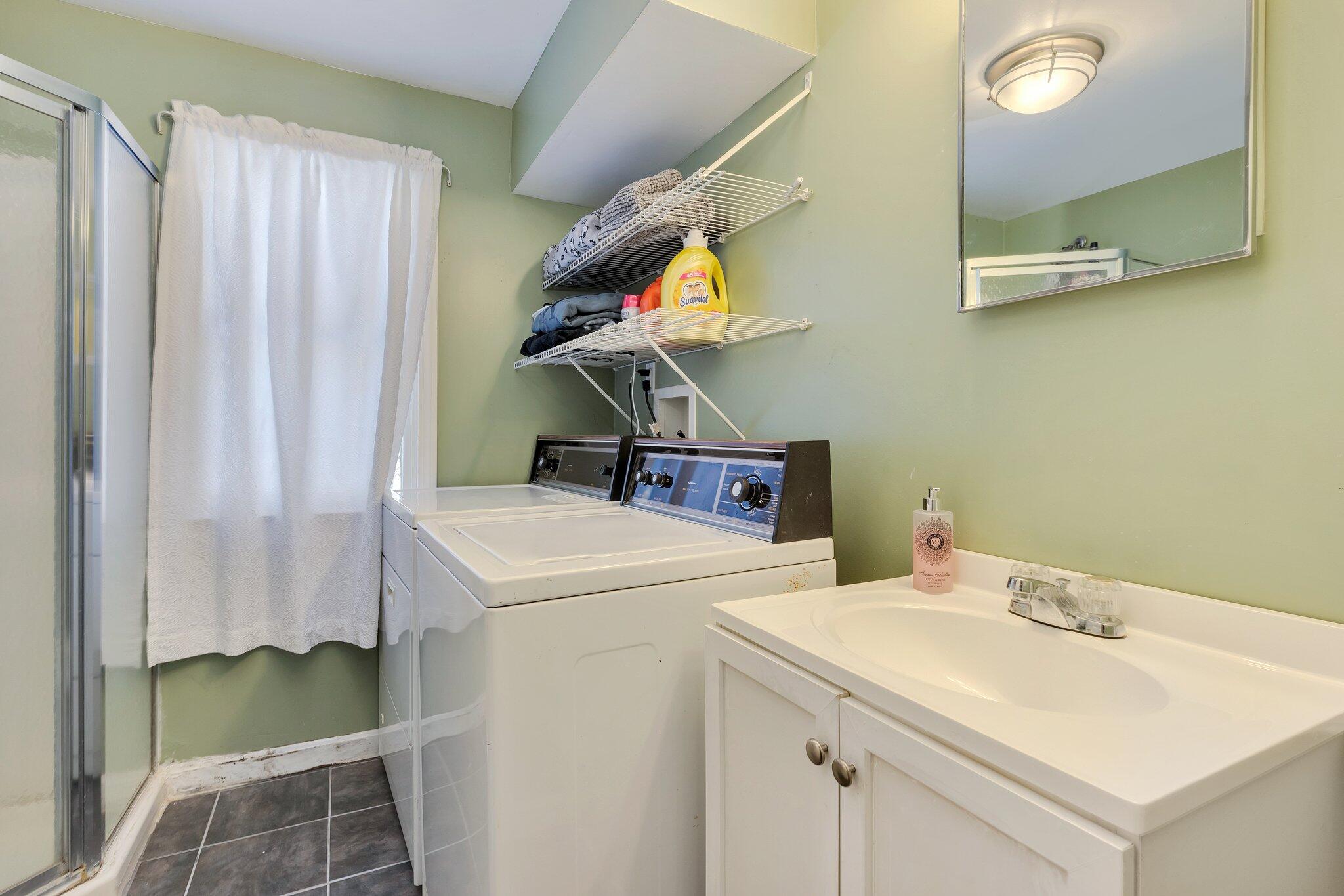 42 Forest Drive Mashpee, MA 02649 - Photo 30 of 55 a utility room with dryer and washer