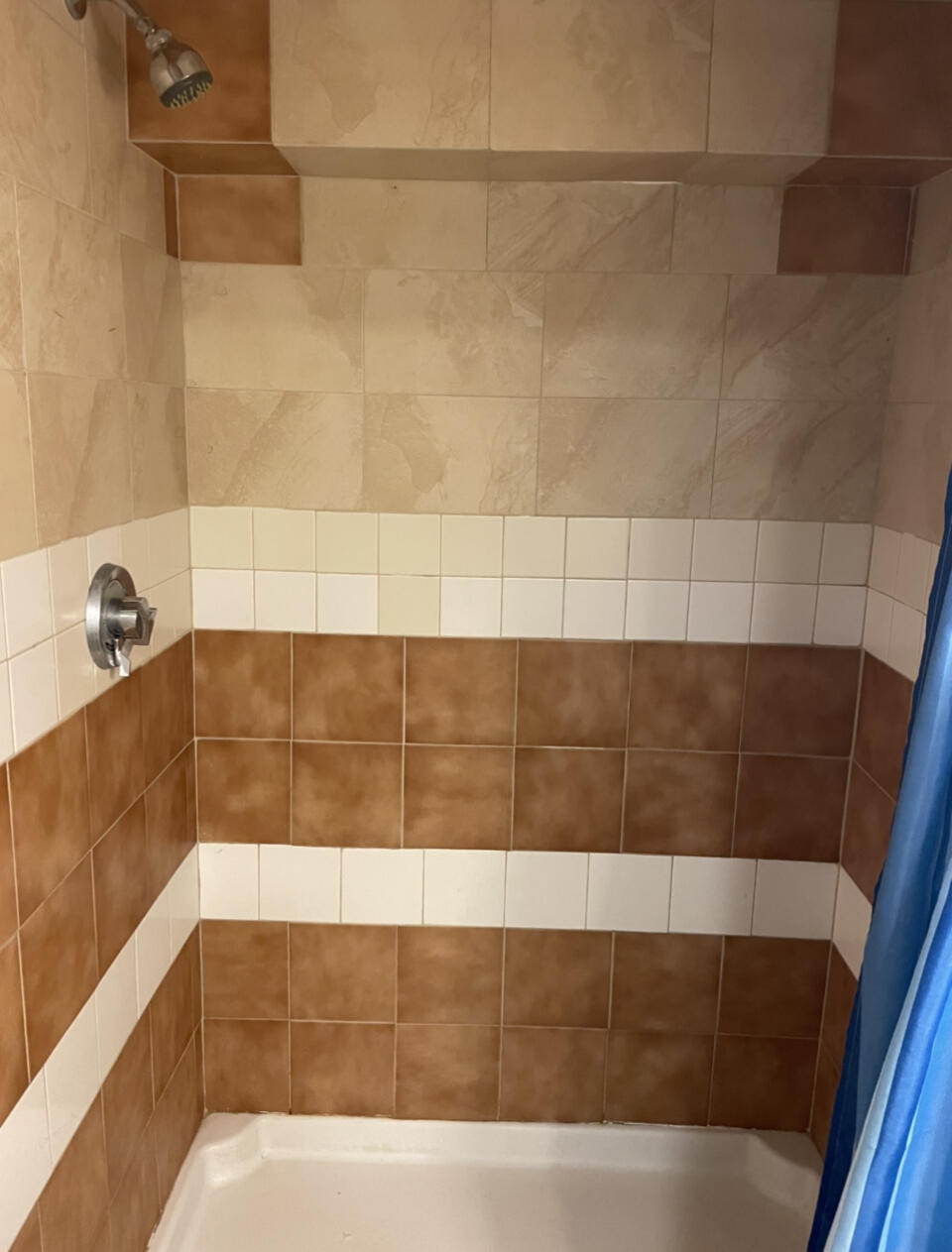 42 Forest Drive Mashpee, MA 02649 - Photo 43 of 55 a bathroom with a bathtub