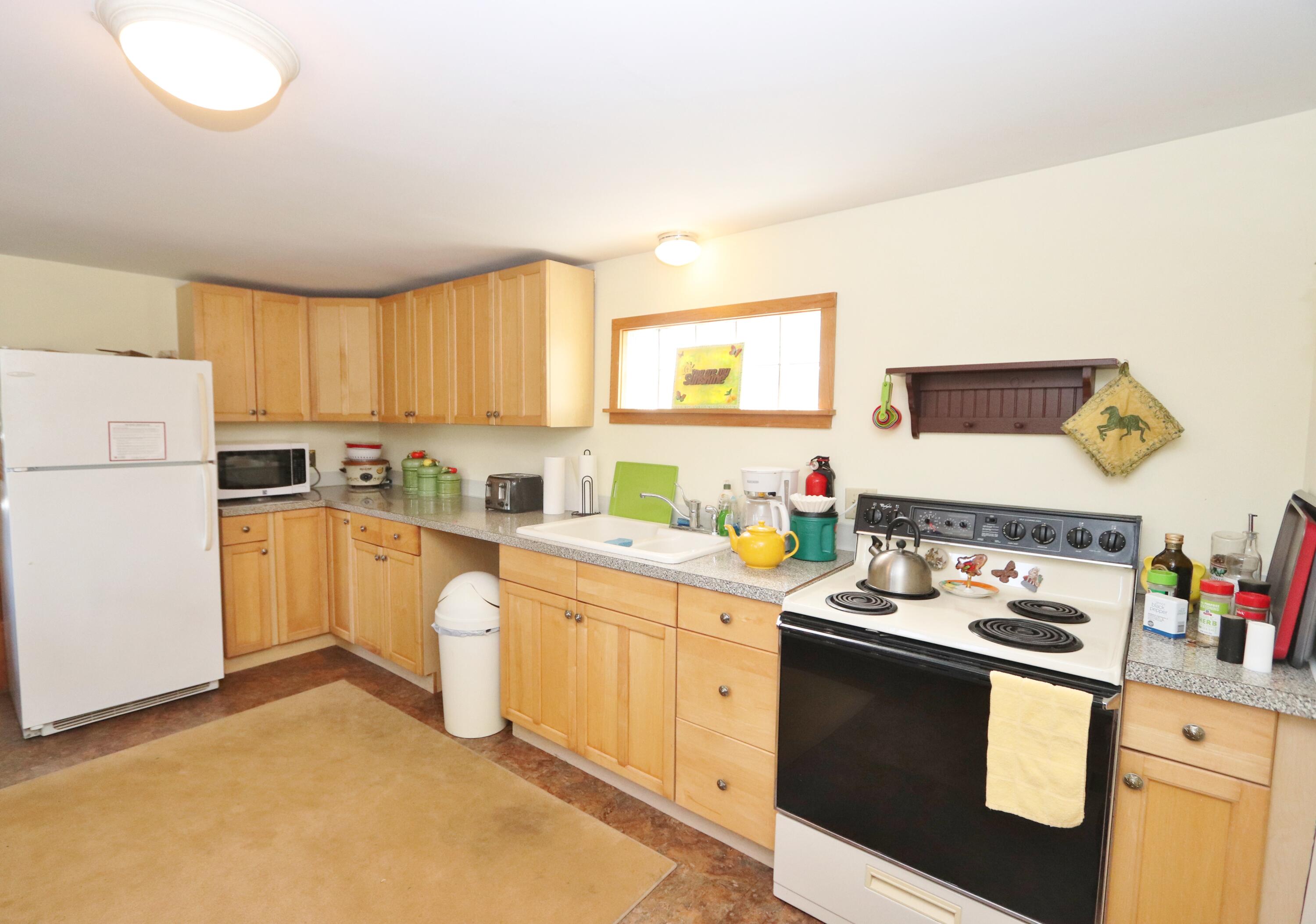 19 Lemon Street Bangor, ME 04401 - Photo 8 of 20 IMG_7310