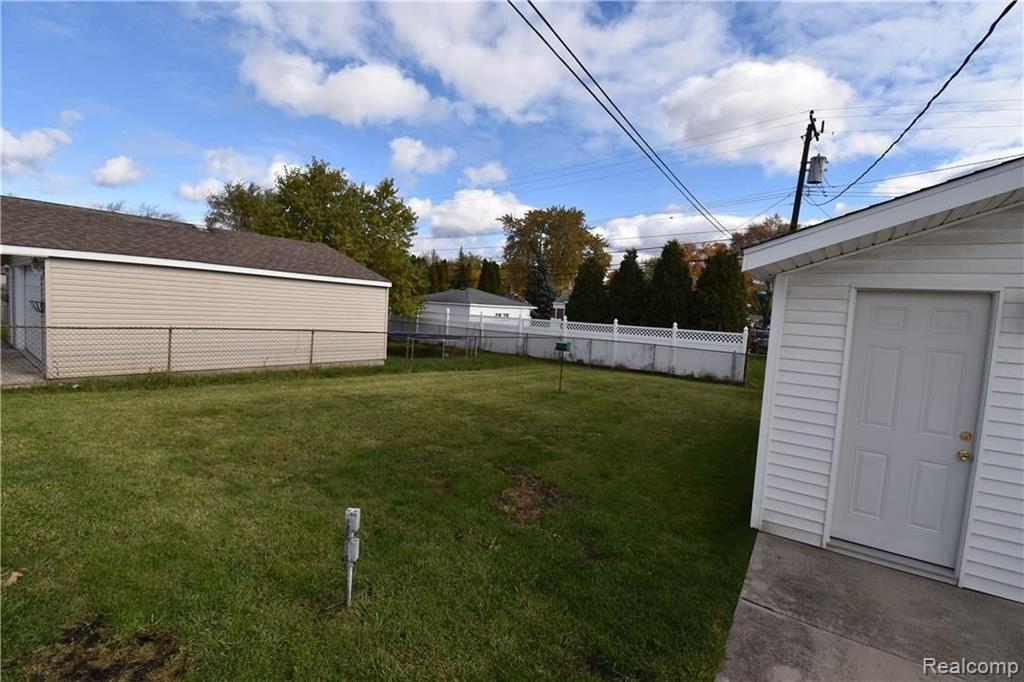 34024 Dequindre Road Sterling Heights, MI 48310 - Photo 35 of 38