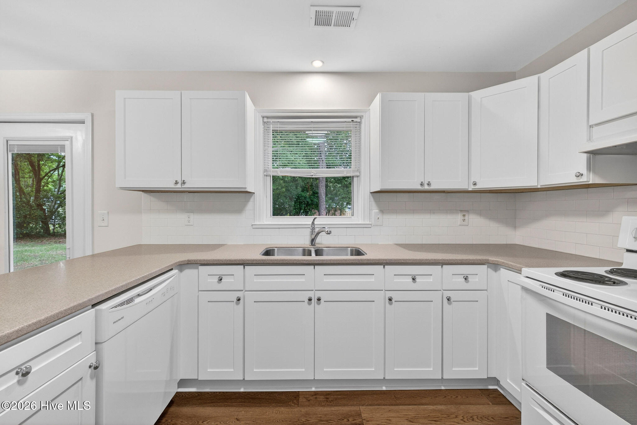 341 Milford Road Wilmington, NC 28405 - Photo 7 of 30 341MIlfordRoad-18