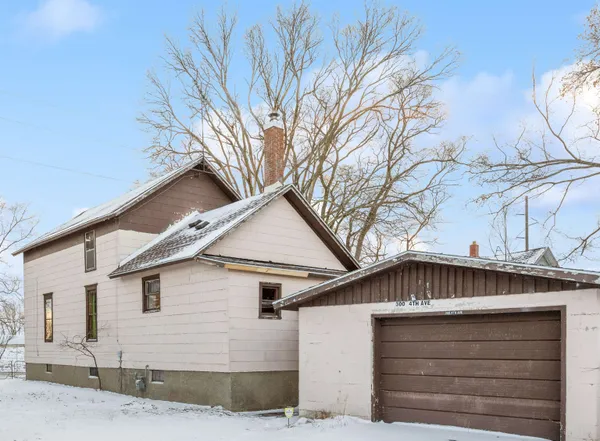 $89,900 | 300 4th Avenue, Menominee, MI 49858