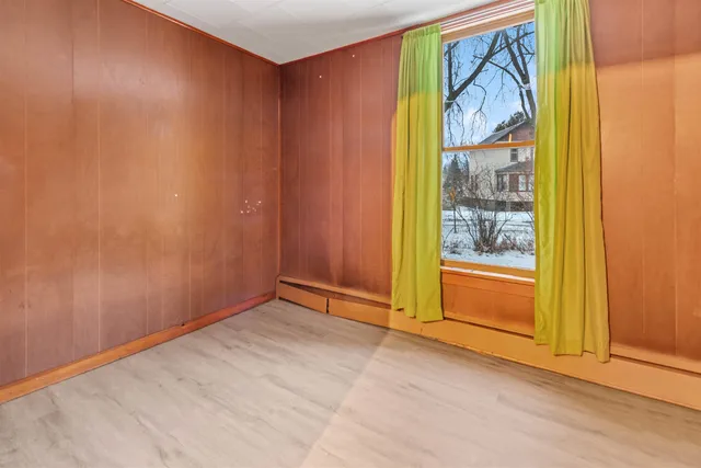 $89,900 | 300 4th Avenue, Menominee, MI 49858