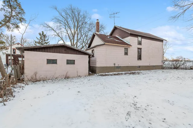 $89,900 | 300 4th Avenue, Menominee, MI 49858