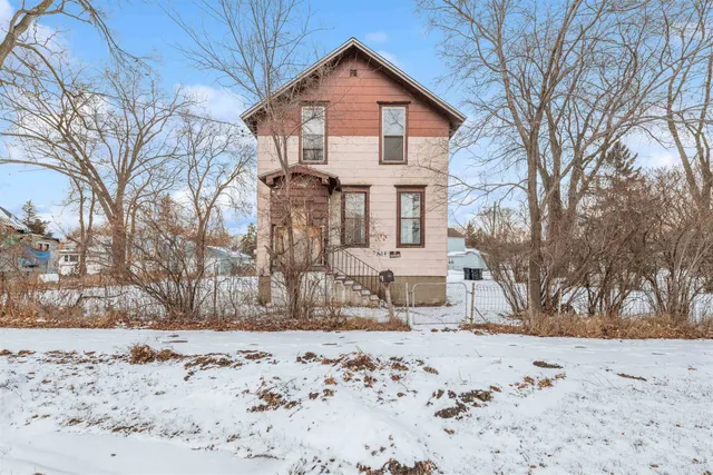 $89,900 | 300 4th Avenue, Menominee, MI 49858