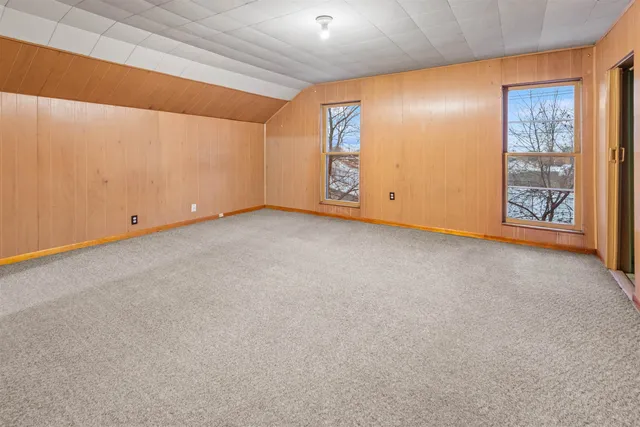 $89,900 | 300 4th Avenue, Menominee, MI 49858