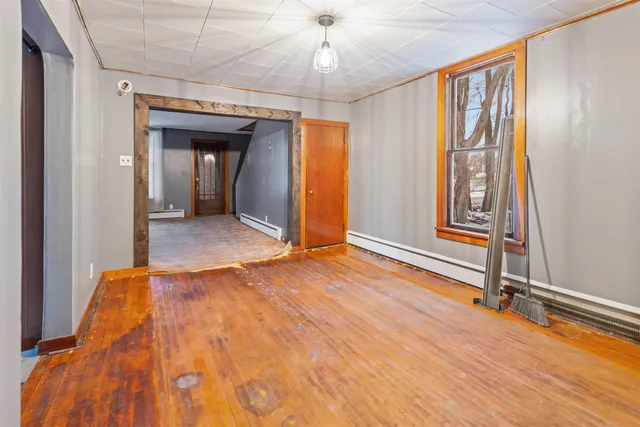 $89,900 | 300 4th Avenue, Menominee, MI 49858