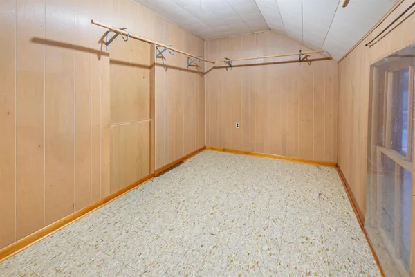 $89,900 | 300 4th Avenue, Menominee, MI 49858