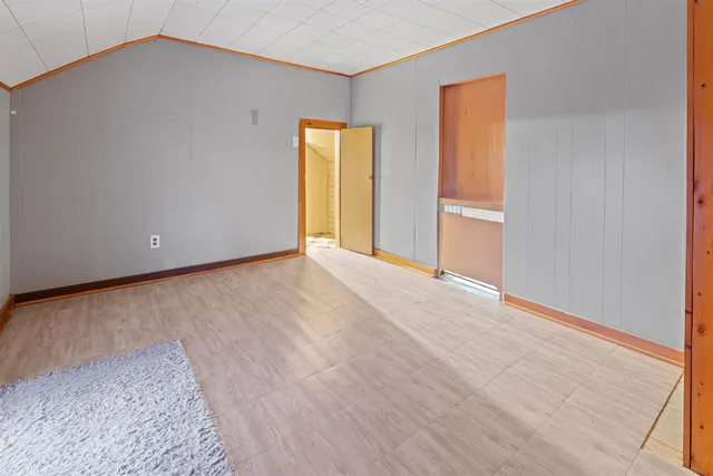 $89,900 | 300 4th Avenue, Menominee, MI 49858