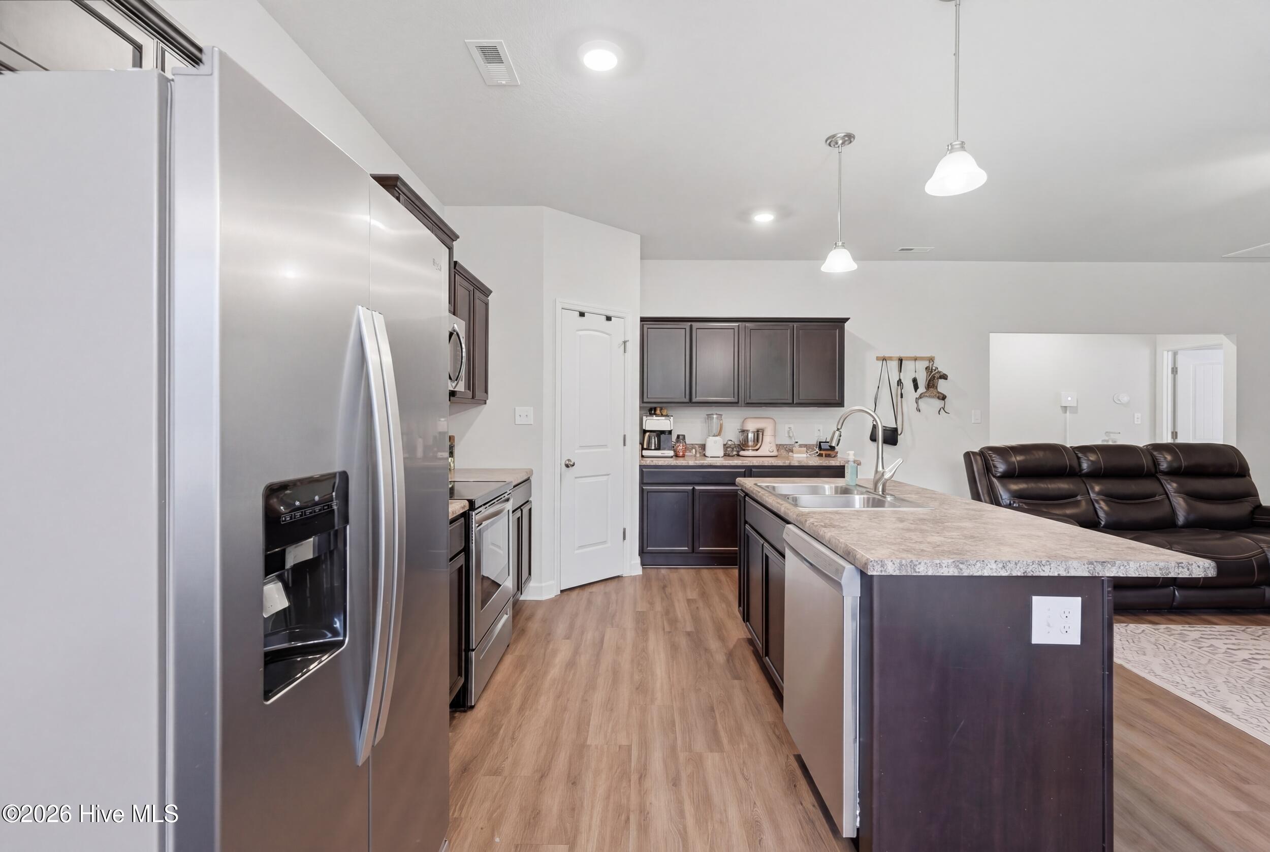 417 Old Stage Road Richlands, NC 28574 - Photo 7 of 30 17_kitchen