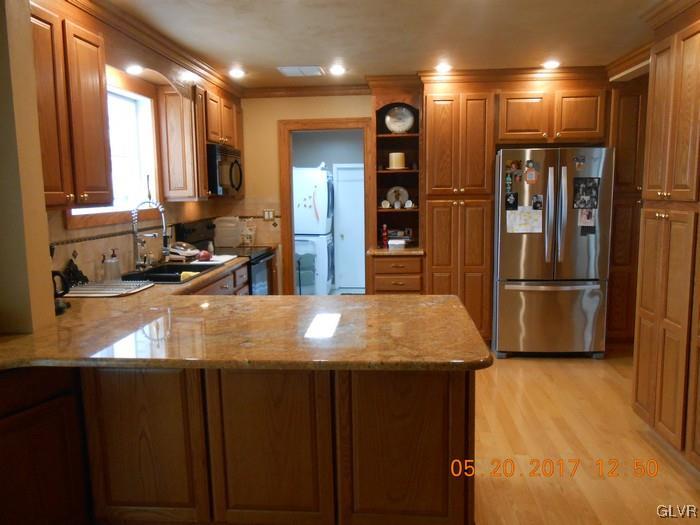 2340 Stoney Ridge Road Palmerton, PA 18071 - Photo 6 of 20 Kitchen