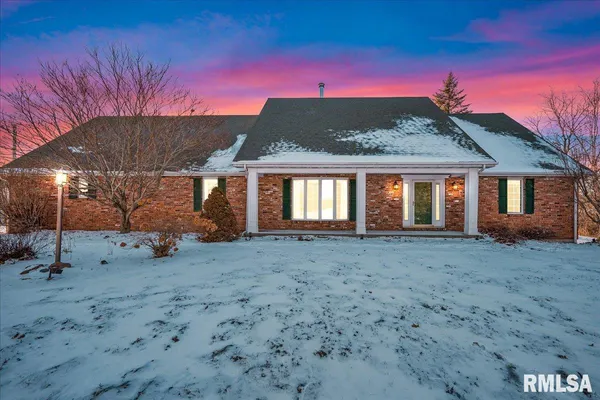 $675,000 | 17215 Mangold Road, Edelstein, IL 61526