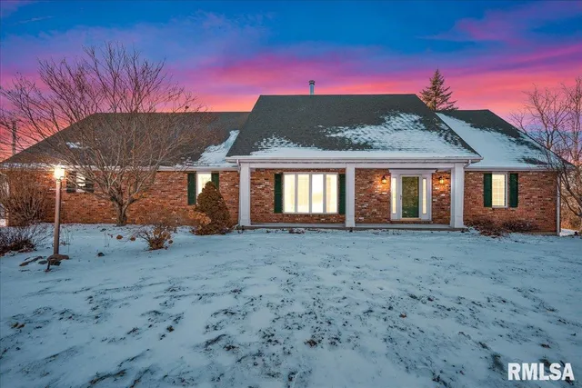 $719,000 | 17215 Mangold Road, Edelstein, IL 61526