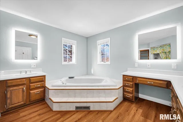 $719,000 | 17215 Mangold Road, Edelstein, IL 61526