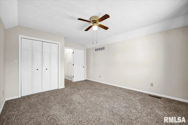 $649,900 | 17215 Mangold Road, Edelstein, IL 61526