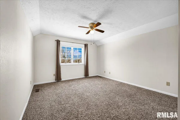 $649,900 | 17215 Mangold Road, Edelstein, IL 61526